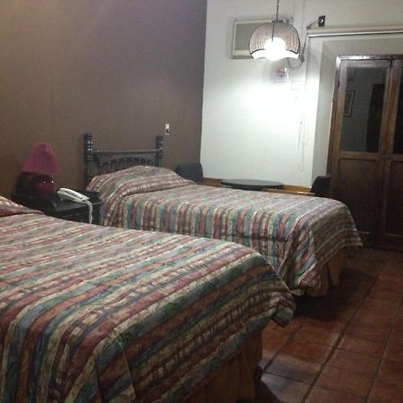 Hotel Posada de Don José Retalhuleu Habitación foto